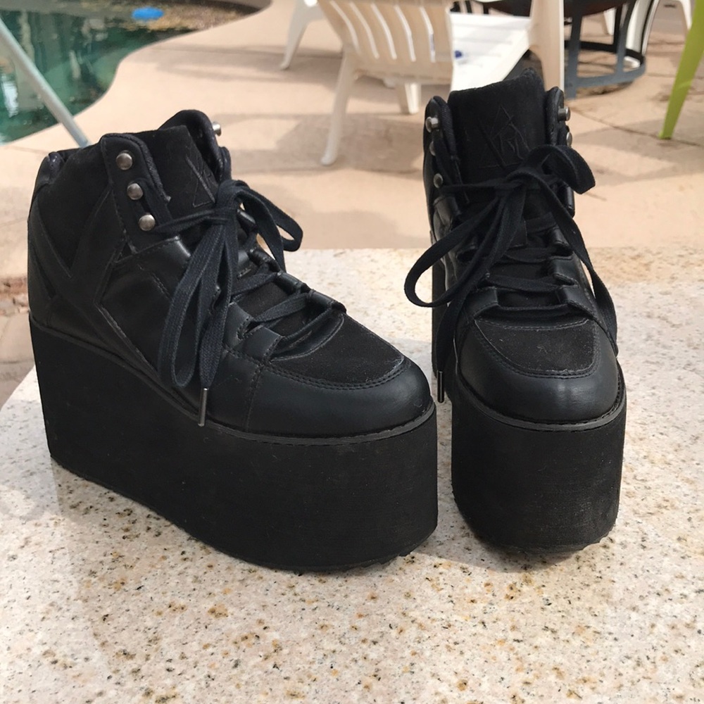 YRU Qozmo platform sneakers